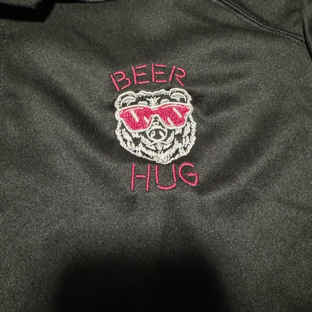 Goose Island “Beer Hug” black nylon polo shirt. Size M. EUC - Picture 2 of 4